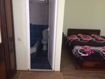 Фото номера Трехместный номер «Комфорт» с душем Гостевой дом Guest House on Sokhumi Highway 133 г. Otradnoe 6